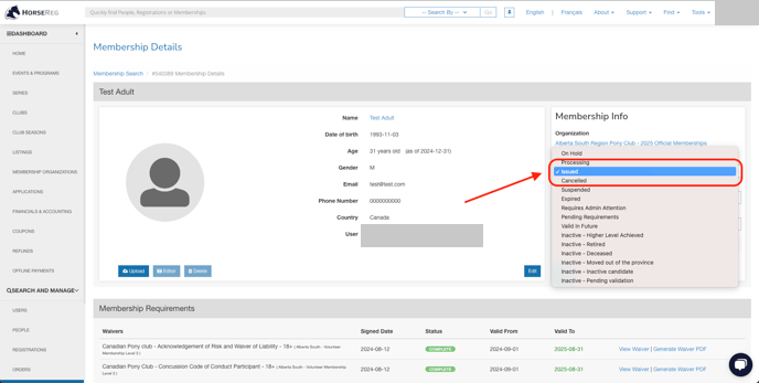Liste déroulante des statuts dans Membership Info avec Save